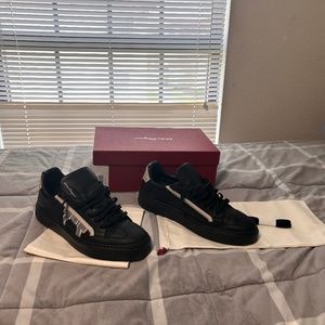 Ferragamo Gancini Sneakers